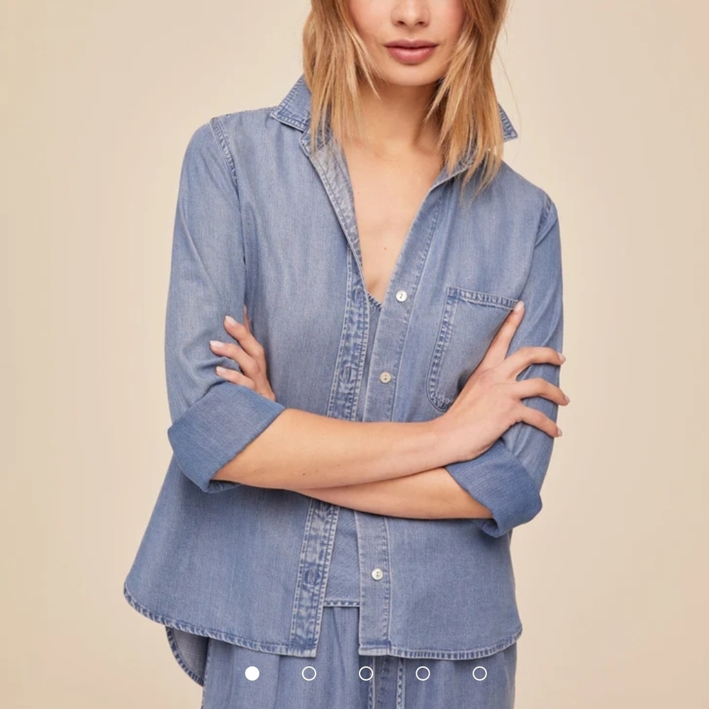 Bella Dahl Chambray Tuckernuck Button-Down in Light Blue